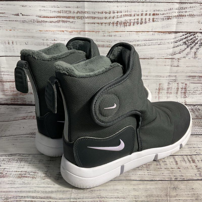 Nike Novice High Winter Snow Boots Kids Size 5Y Gray White