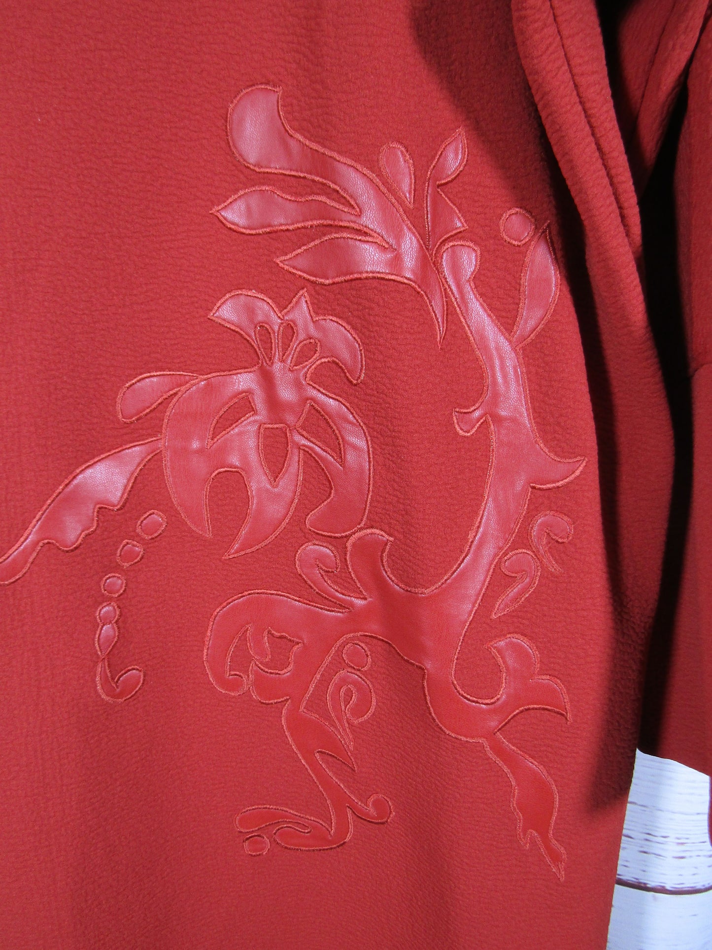 Natori Women's Scuba Crepe Embroidered Wedge V-Neck Dress Size XL