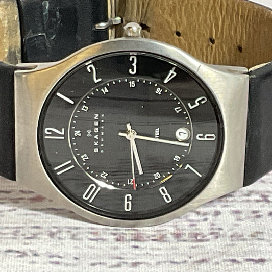 SKAGEN 233XXLSLB Men's Black Dial Black Leather Band Watch (NEEDS BATTERY)