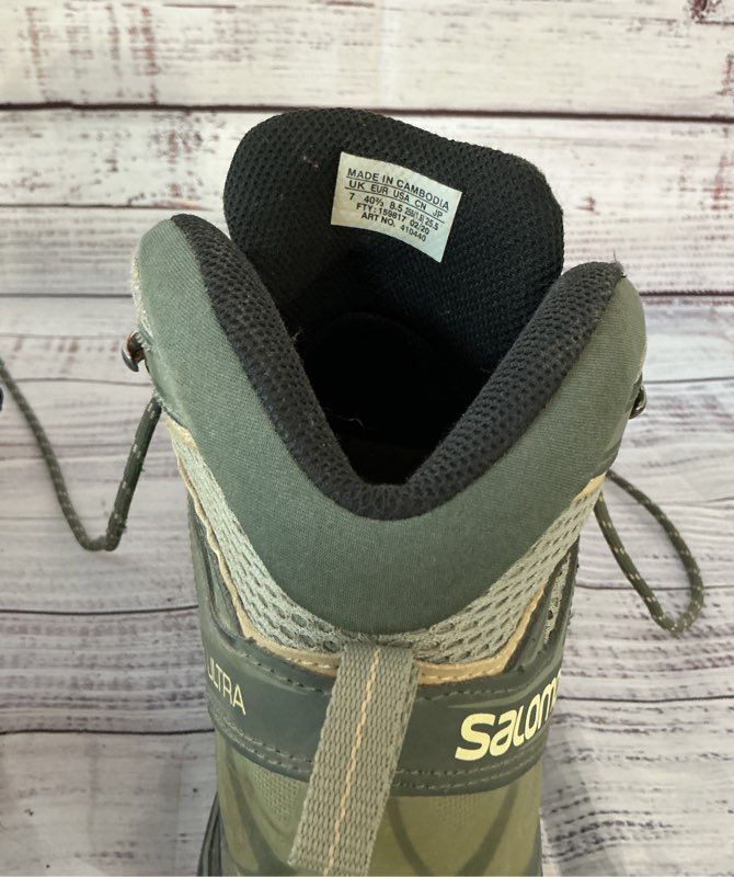 Women's Salomon X Ultra Mid GTX Hiking Boot In Olive Green Size 7