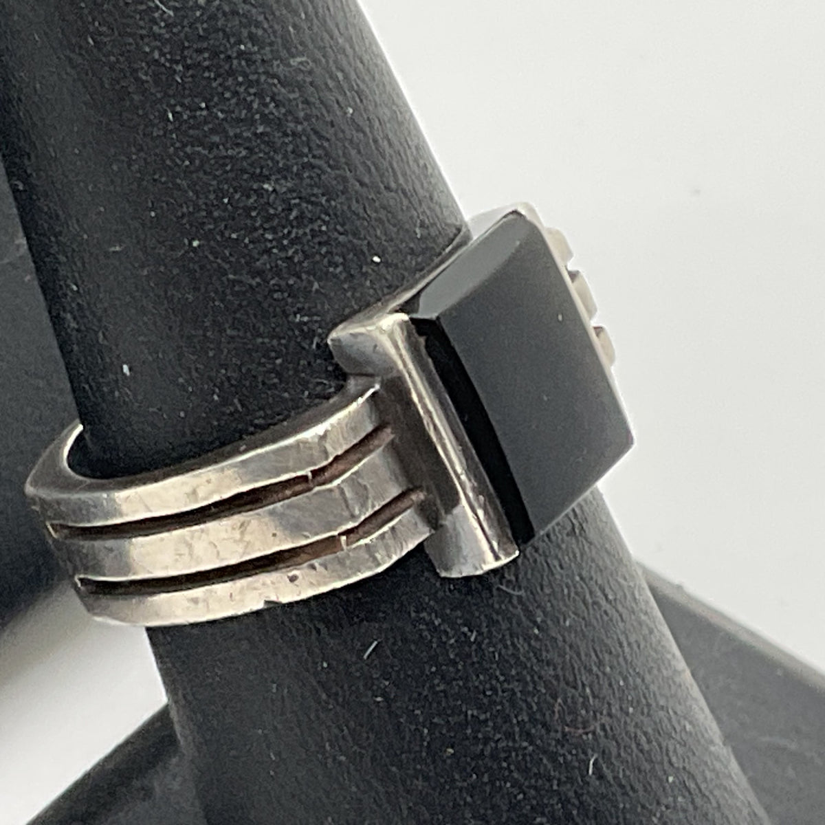 VTG. Sterling Silver & Onyx SZ 7 Ring & Earring Set- 9.84g