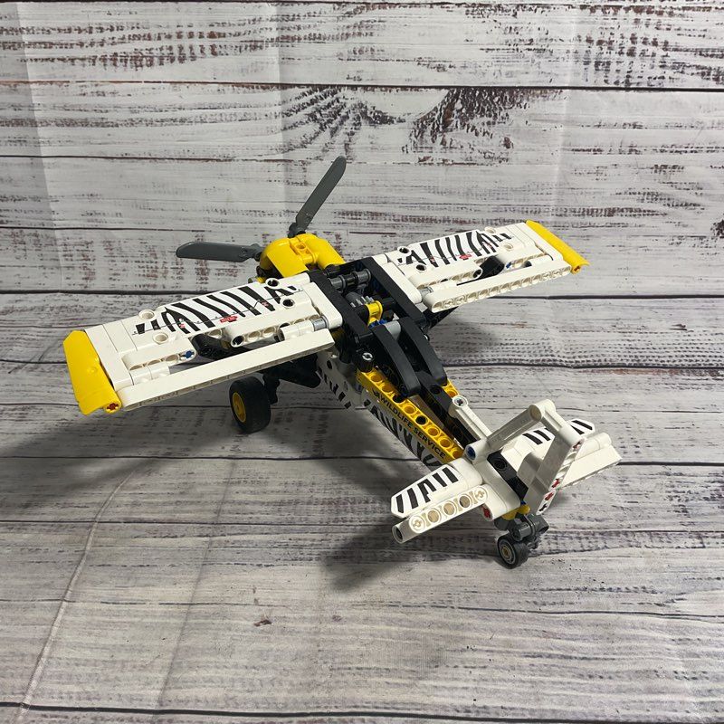 Lego Technic Bush Plane Toy 42198 *Complete*