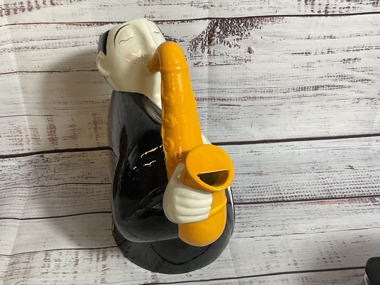 VTG 90' CLAY ART Jazz Series Tuxedo Saxophone Player Teapot- 8.5" x 11" **READ**