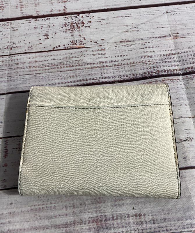 Tory Burch Women Wallet / Trifold Limited Edition VHTF Rare Elegant Style White