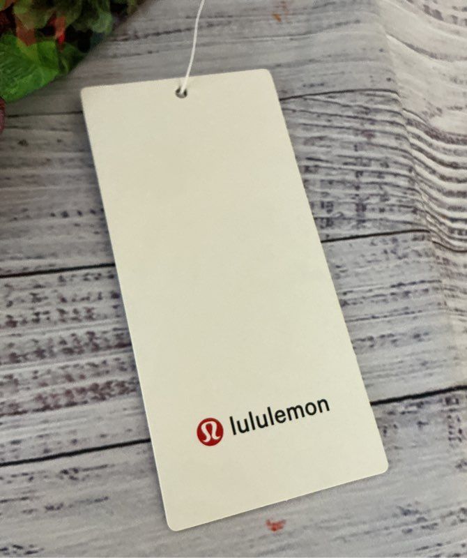 NWT Lululemon Floral Print Shorts Size 6