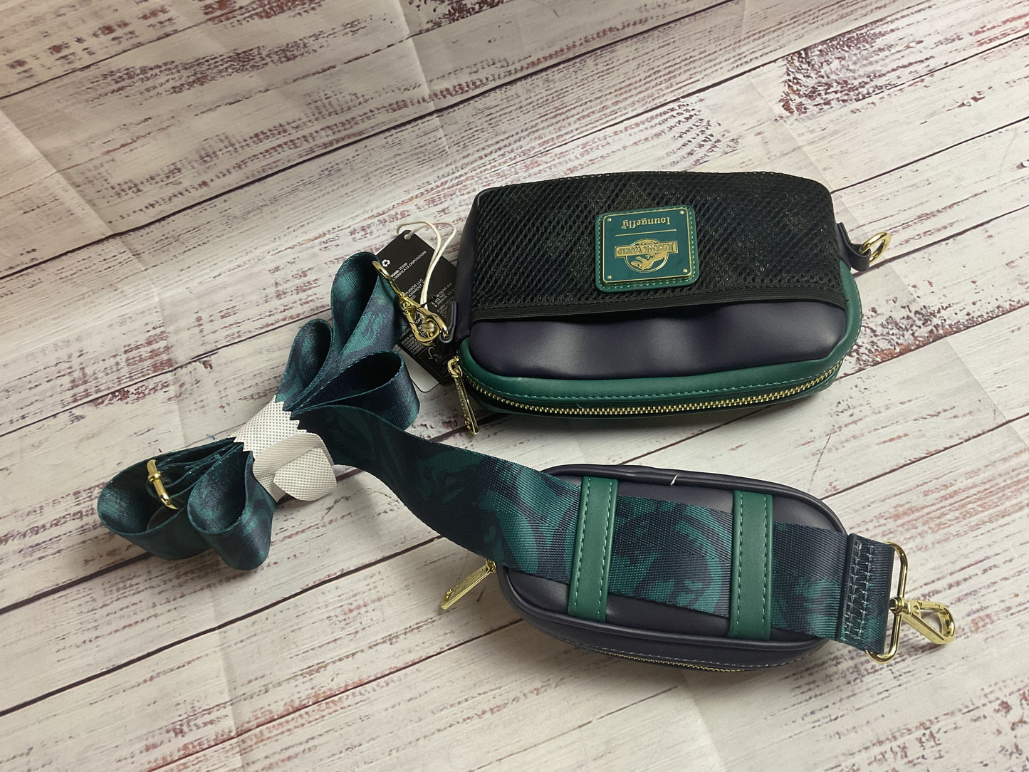 Loungefly Universal Jurassic World Sling Bag Nwt