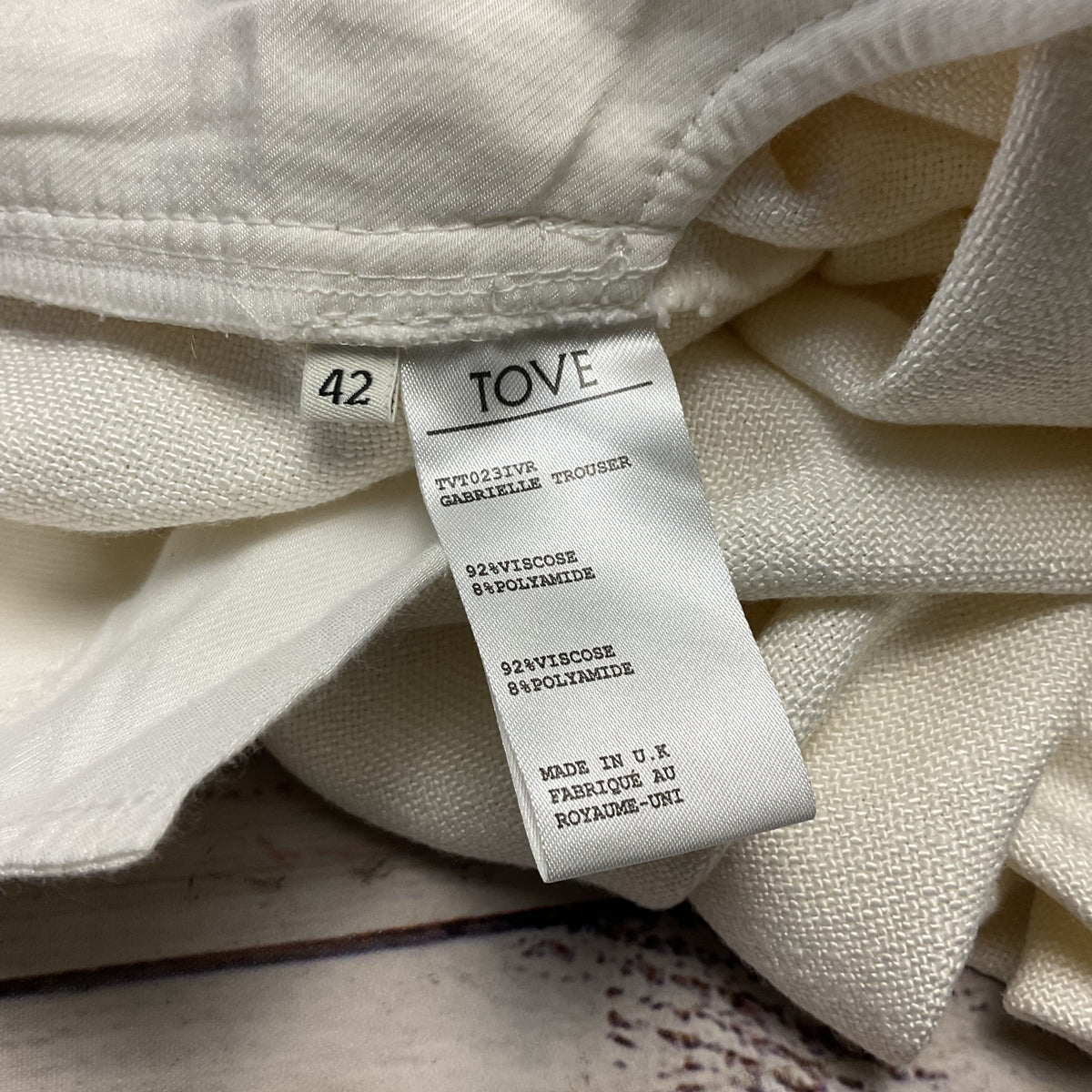 Tove Ecru White Knit Pleated Trousers Pants - Size 42 As-Is Stained