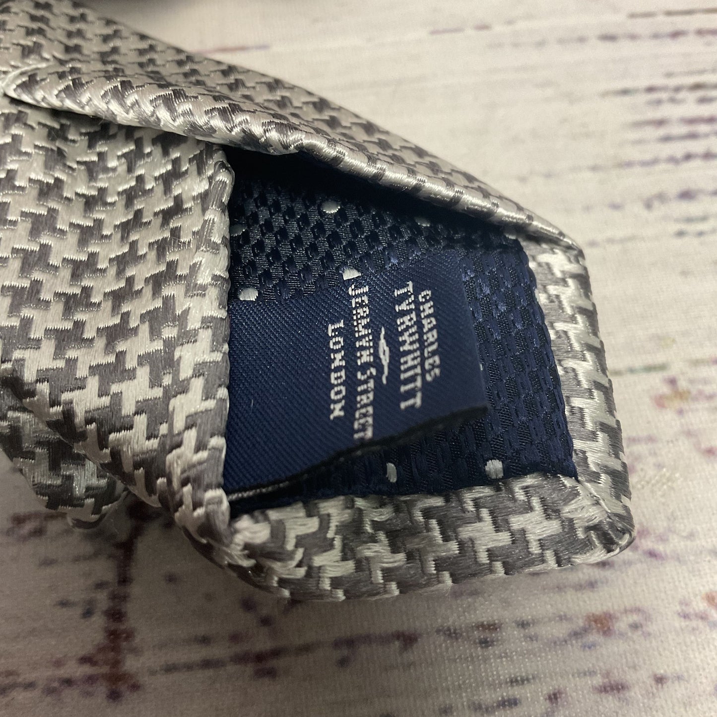 Charles Tyrwhitt Silver Grey Puppytooth Silk Neck Tie - Size 58"