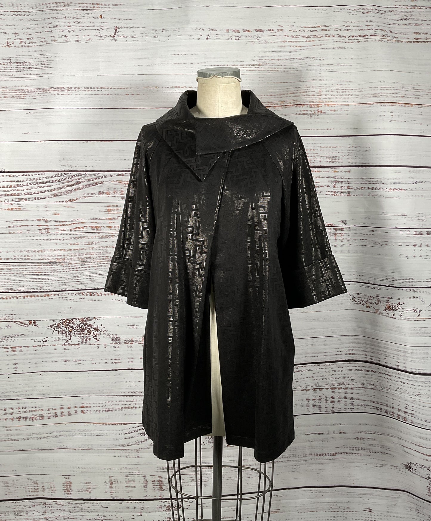 Insight New York Black Fold Over Collar Poncho Overcoat - Size 8