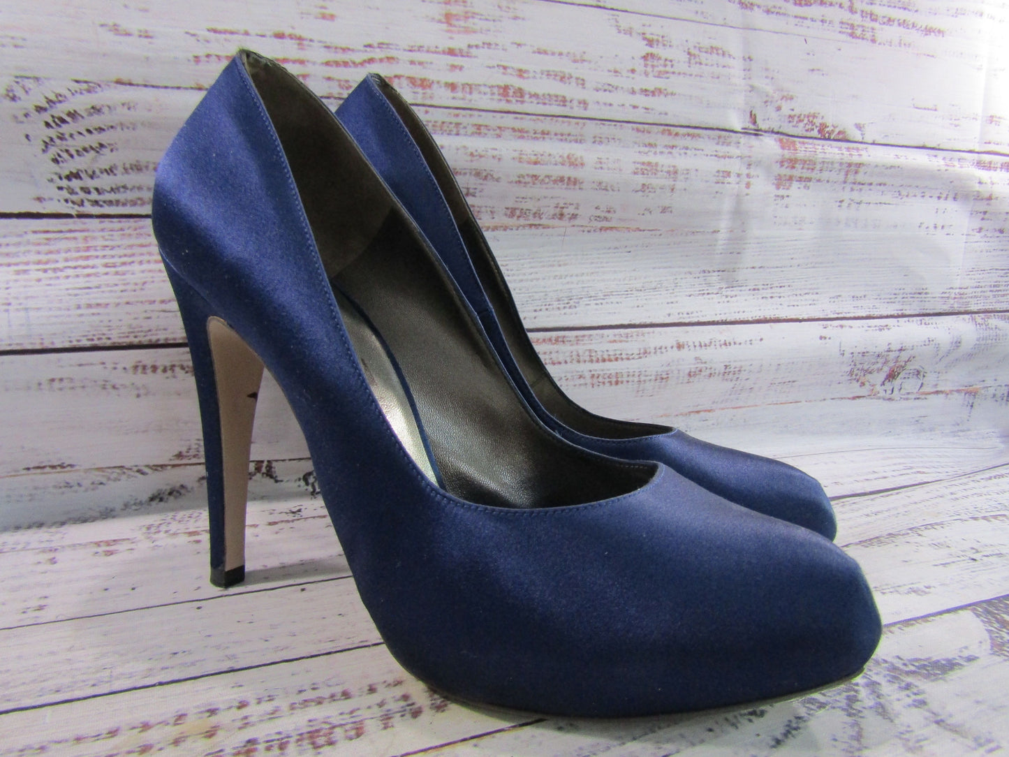 Salvatore Ferragamo Women's Blue Satin Heel Pumps Size 9 Made in Italy
