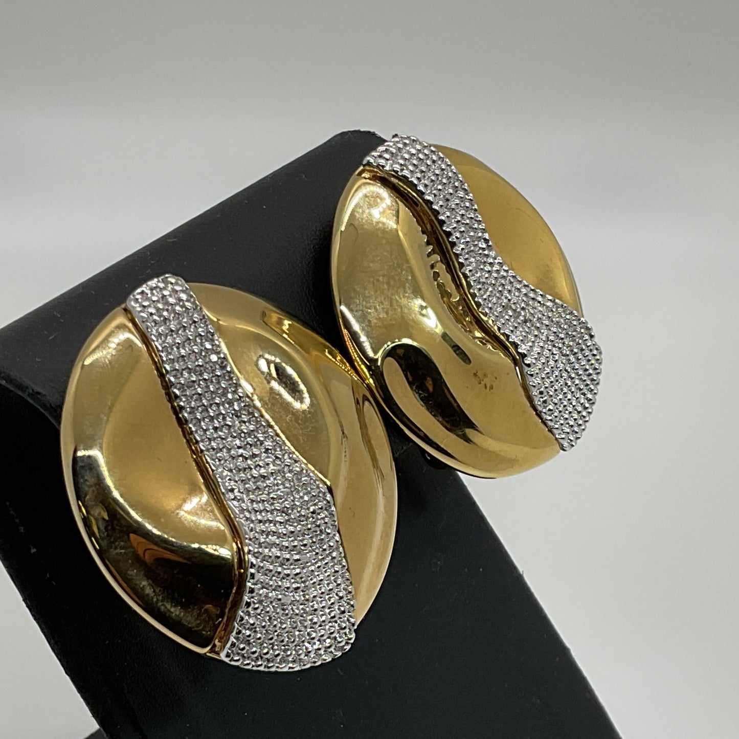 Signed GJD GINNIE JOHANSEN DESIGN Two Tone Clip On Earrings- 1.5"