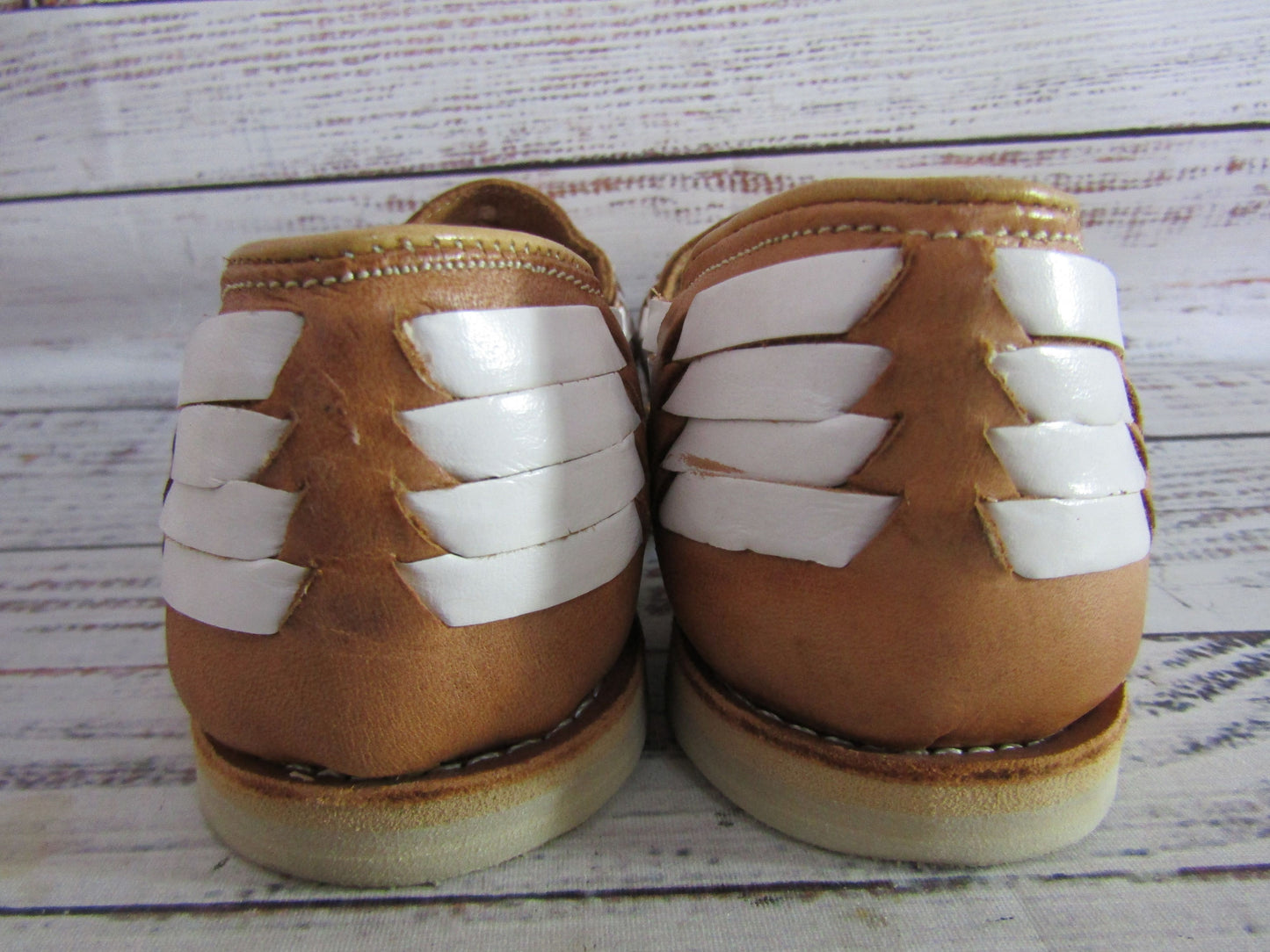 Red Hawks Women's Woven White Leather Huarache Slip-On Flats Size 6.5