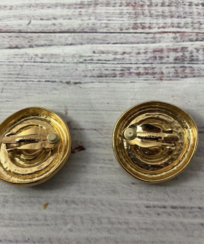 Women's Givenchy Vintage Double Circle Gold Tone Clip on Earrings STUNNING!