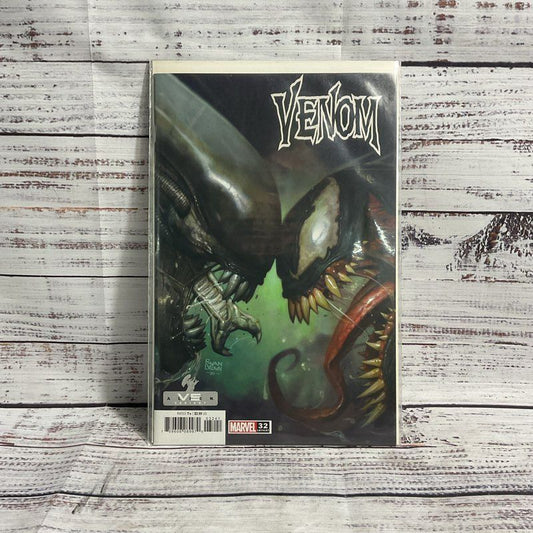 Venom #32 Vs. Alien Variant Ryan Brown Marvel Comics Ungraded