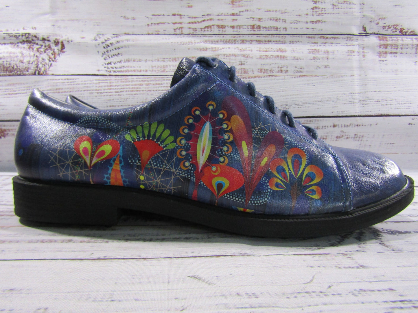 Icon Women's Blue Floral Print Sneakers Size 11