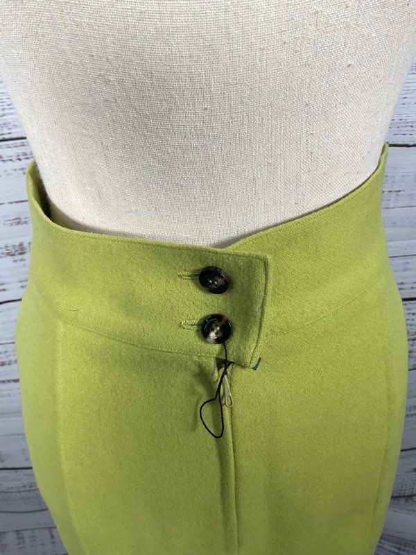Women's Salvatore Ferragamo Green 100% Wool Skirt Size 26 Waist