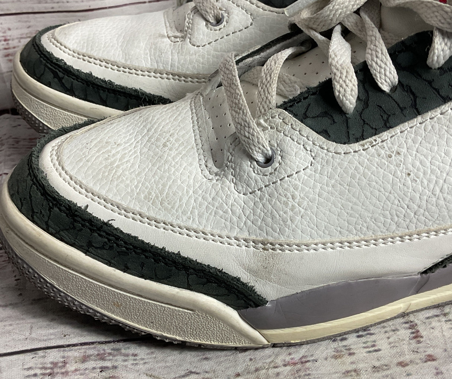 Nike Air Jordan 3 Retro Unisex Kids Sneakers Cement Grey 2Y