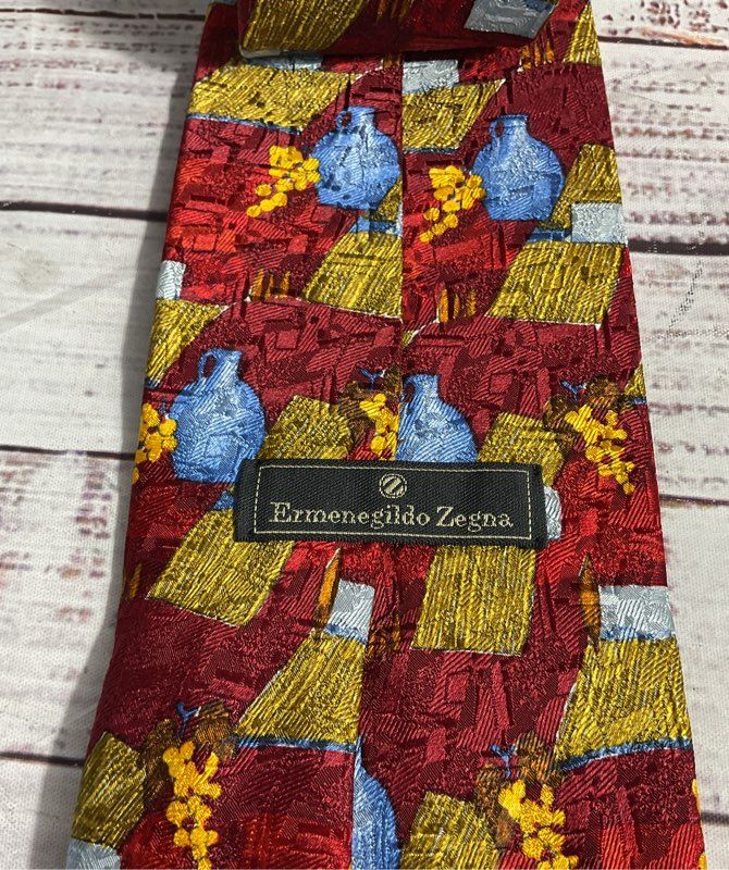 Zegna Ermenegildo Men's Silk Red Tie With Vase Grape Patterns