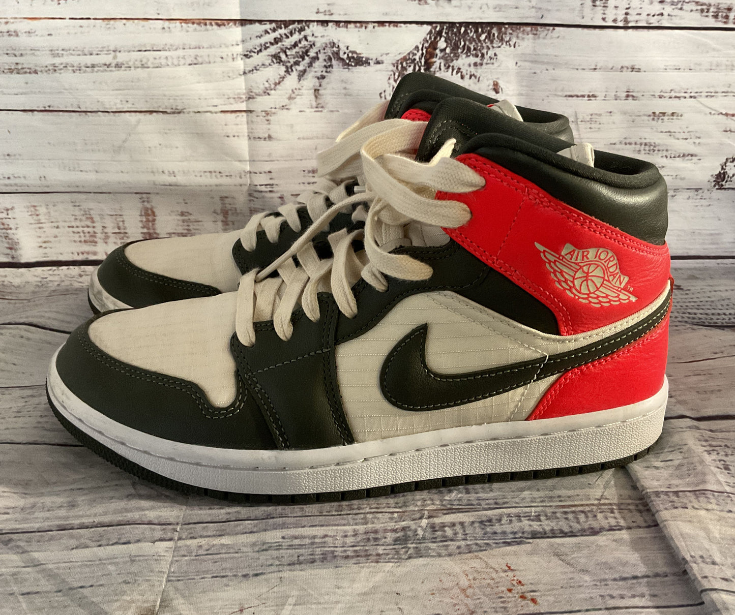 Air Jordan 1 Mid SE Newsprint Sneakers Multicolor 8