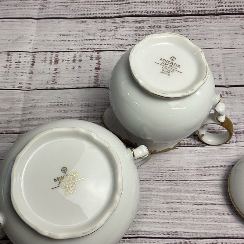 Mikasa Venice 9266 White/Gold Trim Creamer & Lidded Sugar 2 Pc. Fine China Set