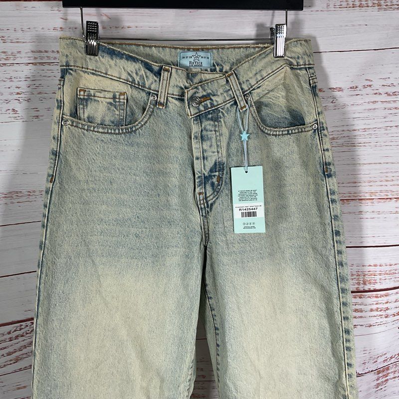 NWT Revice Oversized Shai Town Wash Denim Jeans - Size 29