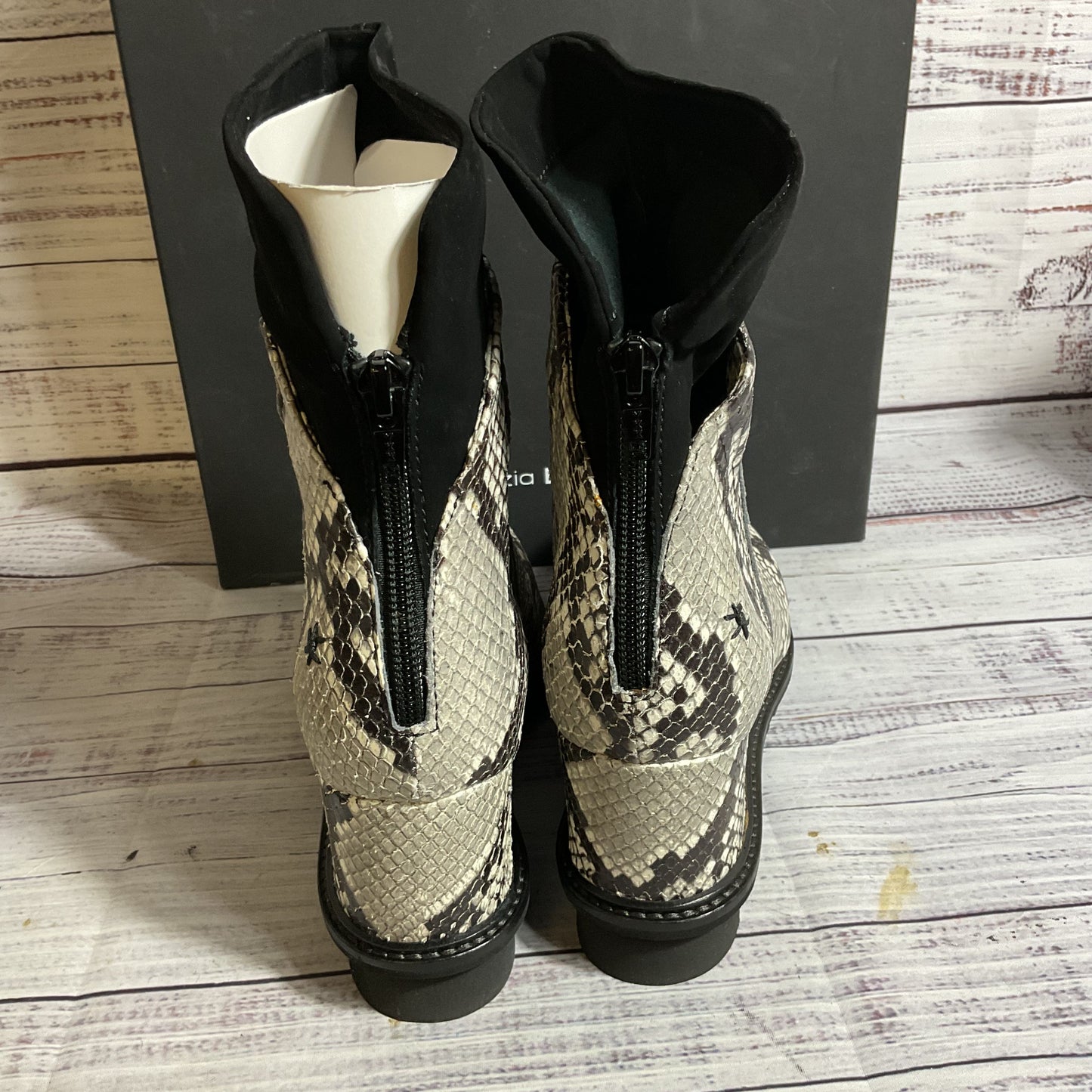 NWB PATRIZIA BONFANTI Python Embossed Leather Stretch Ankle Boots- SZ 36/ 6 US