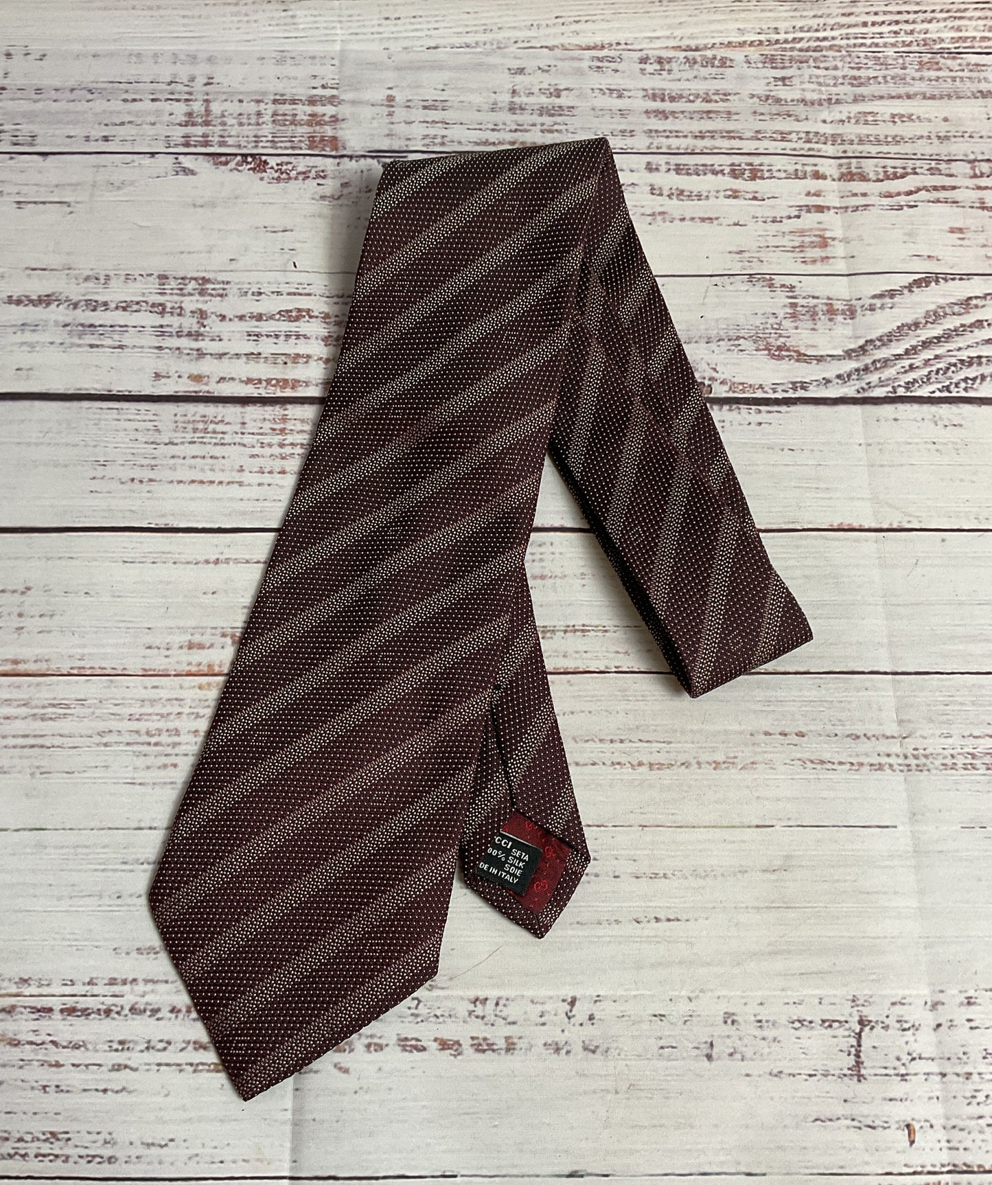 GUCCI Men's Red Striped 100% Silk Tie 57.5"