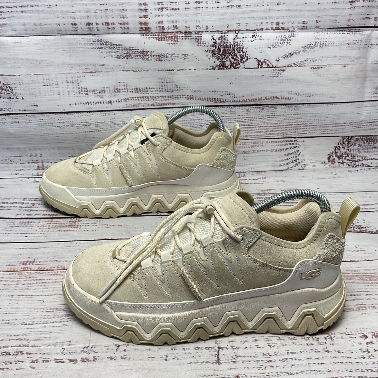 Ugg CapTrail Beige Low Suede Sneaker Shoe Women Size 7