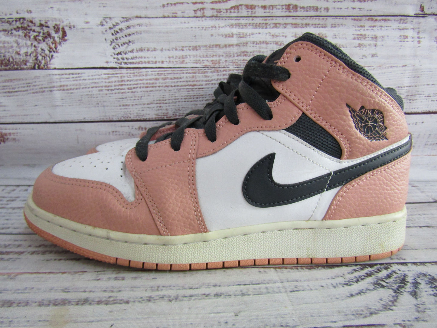Nike Air Jordan 1 Girl's Pink Quartz Mid-Top Sneakers Size 7 Y 555112-603