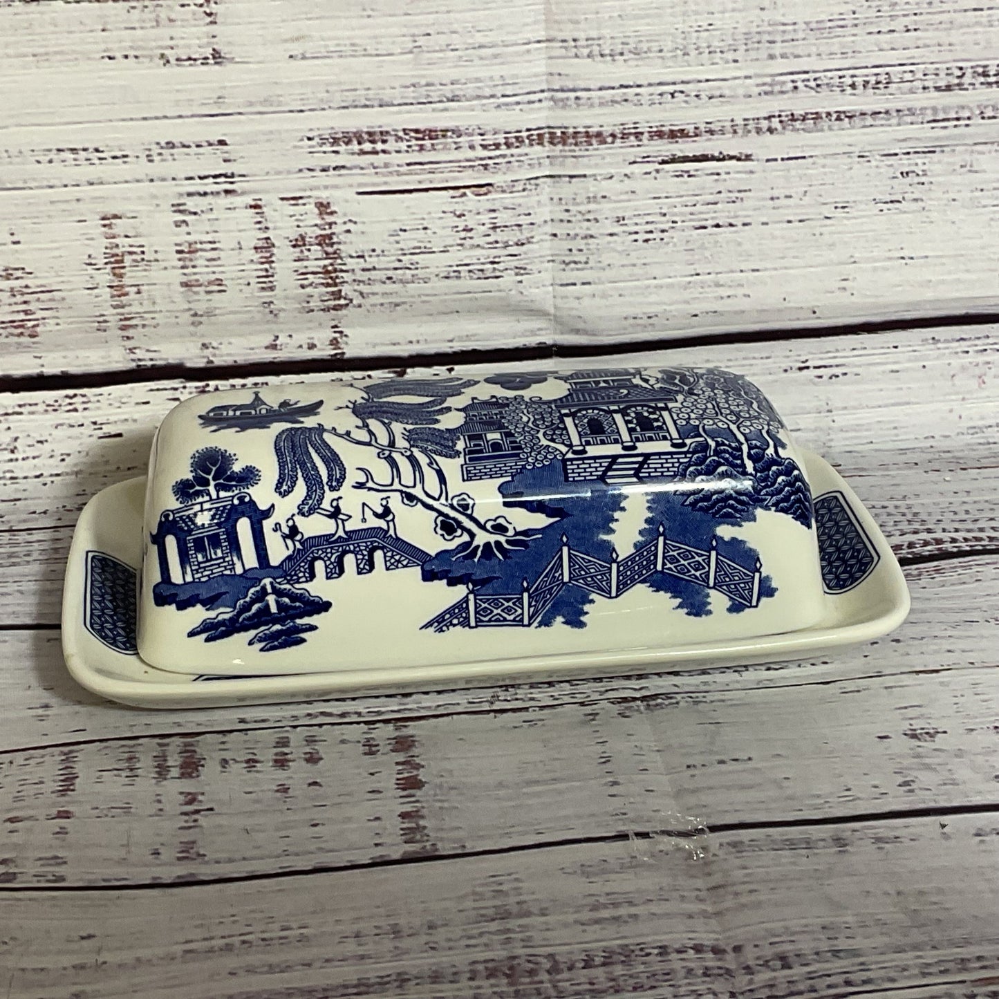 CHURCHILL Staffordshire England Blue Willow Butter Dish- 7.75"