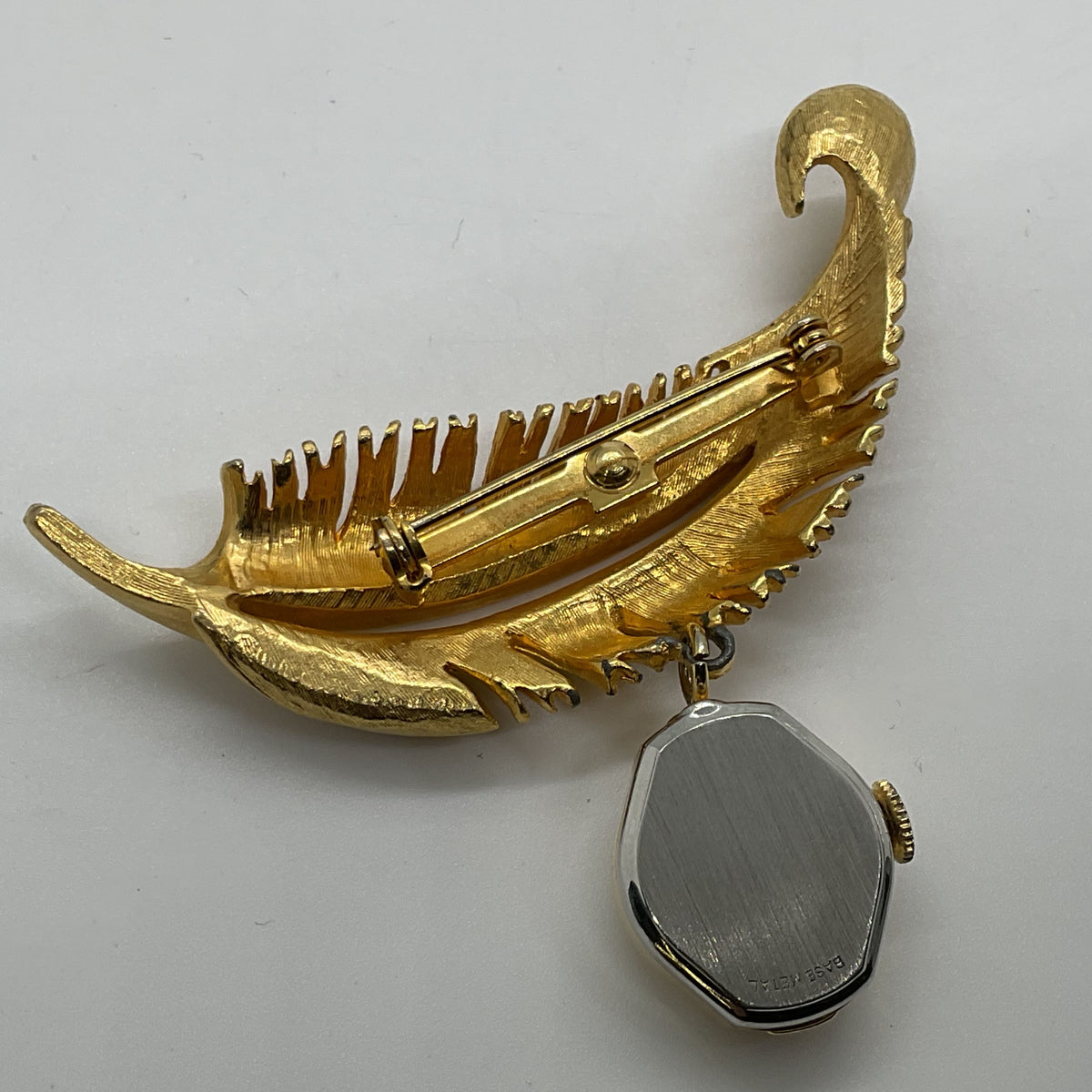 VTG./ANTIQUE LOUIS Gold Tone Brooch Watch - 2.75"