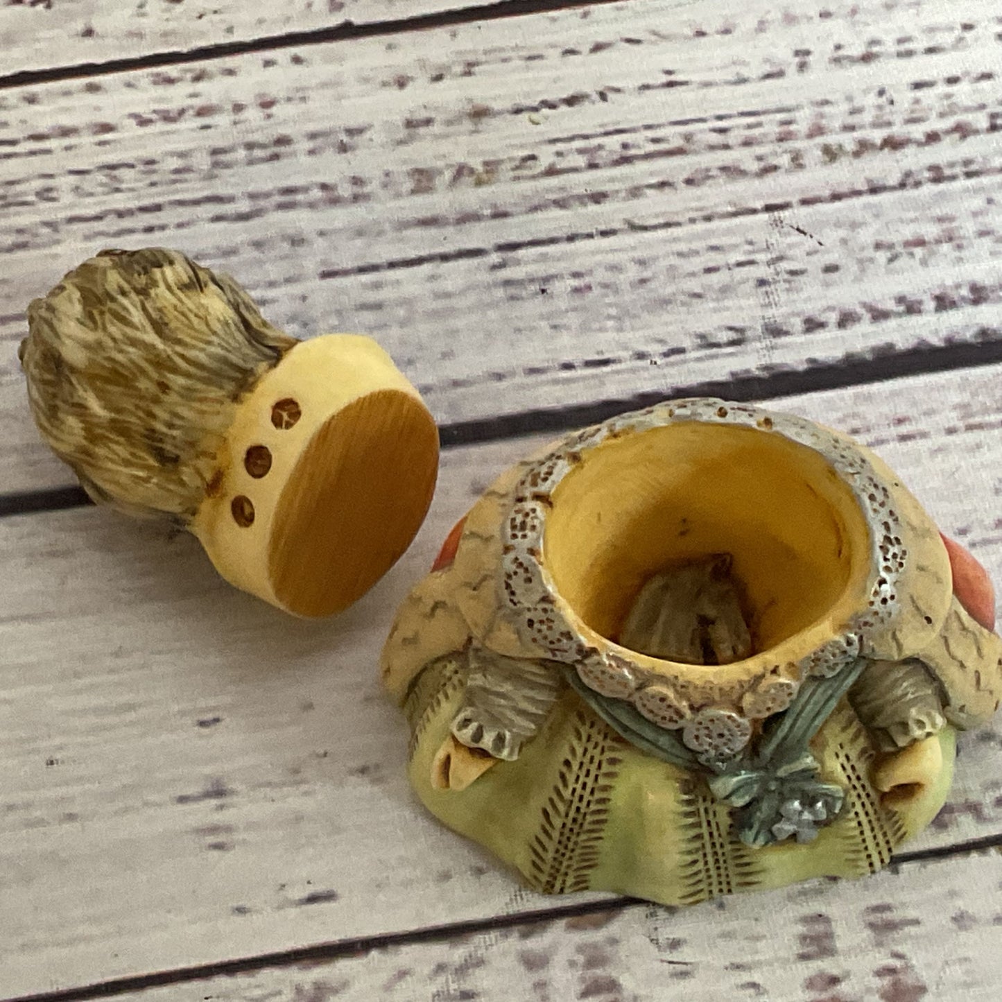 VTG. HARMONY KINGDOM Pot Belly's Queen Catherine Trinket Box