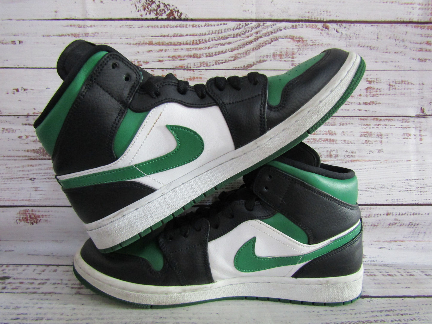 Nike Air Jordan 1 Pine Green Mid-Top Sneakers Size 9.5 554724-067