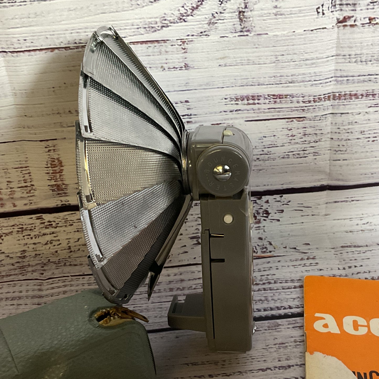 VTG. ACCURA Bouncemaster Fanflash Camera Flash with Case