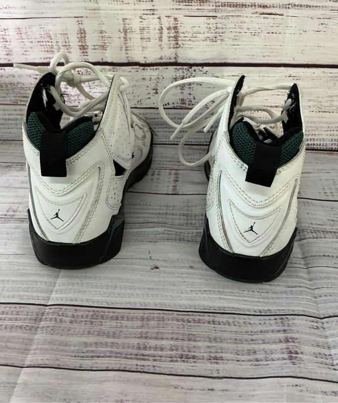 Boys Nike Air Jordan True Flight White Sneaker Size 4.5 Y