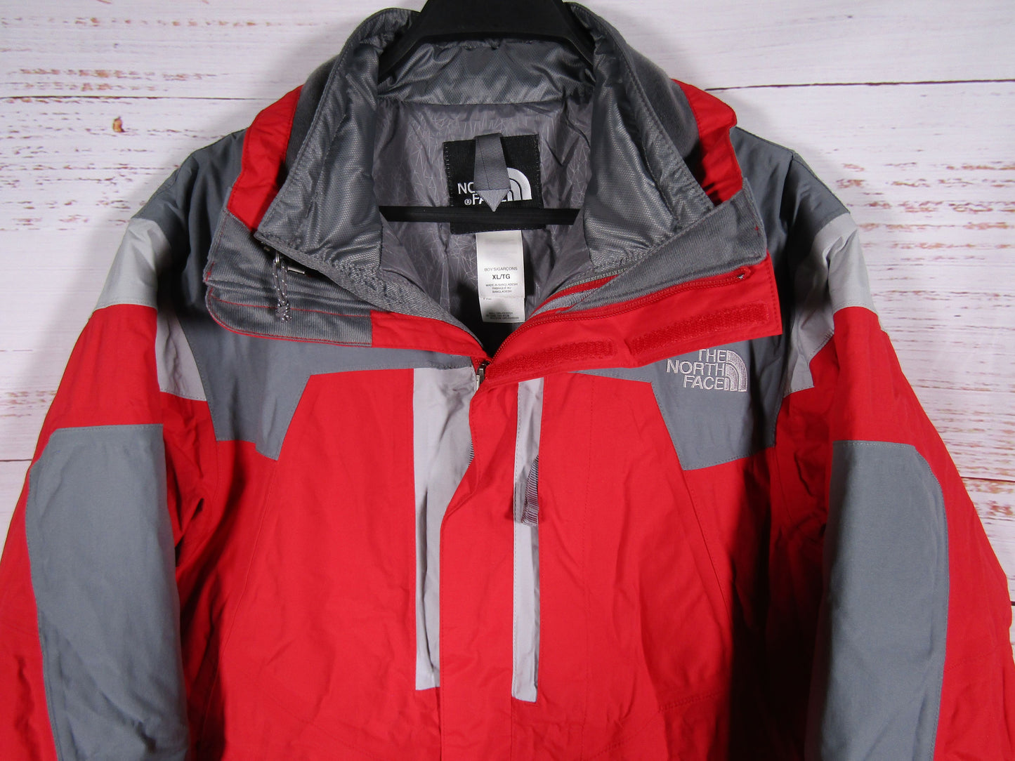 The North Face HyVent Boy's Red Ski Winter Jacket Size XL