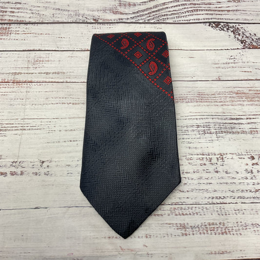 Oscar De La Renta Black Red Paisley Design Imported Silk Neck Tie - Size 54"