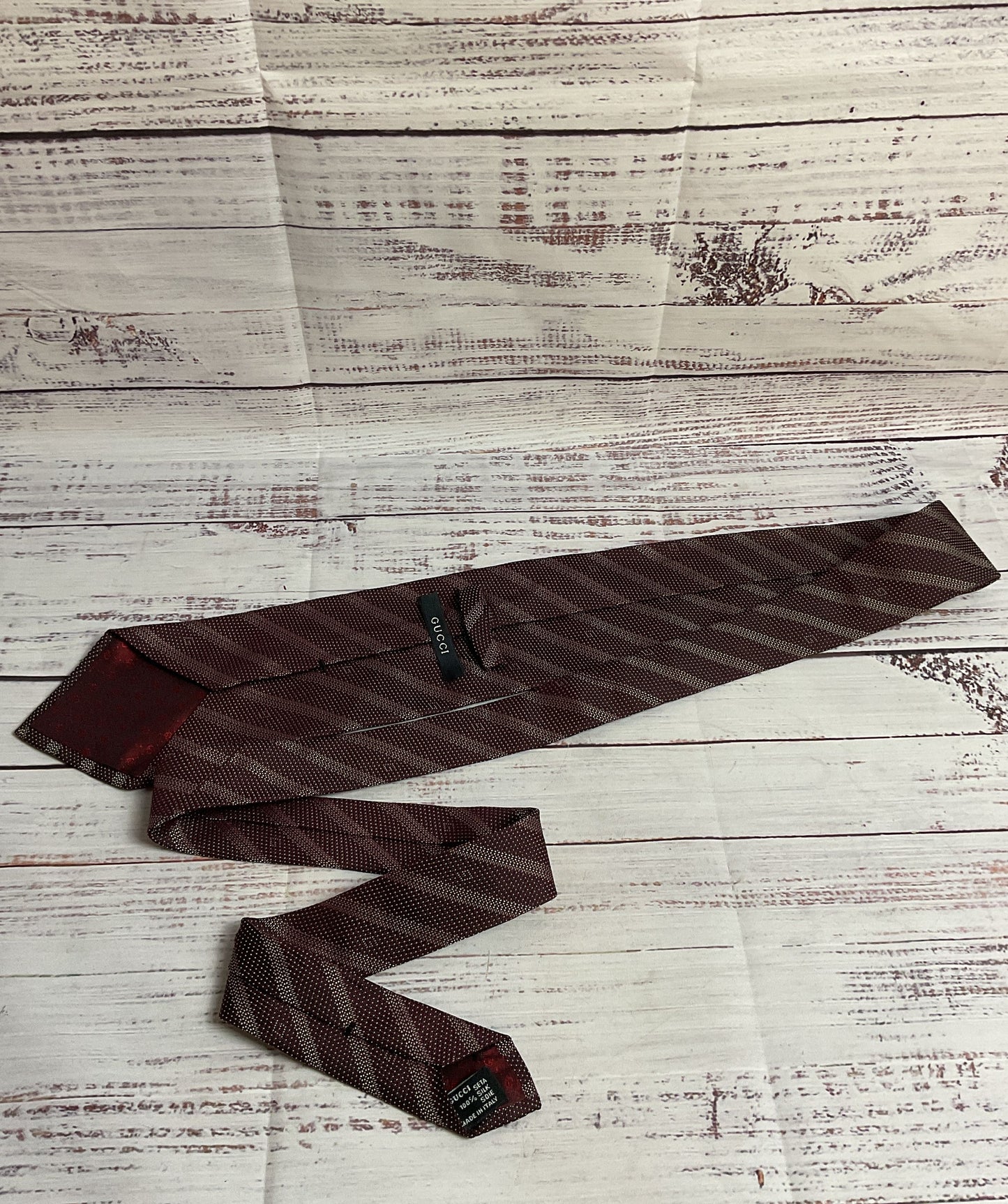 GUCCI Men's Red Striped 100% Silk Tie 57.5"