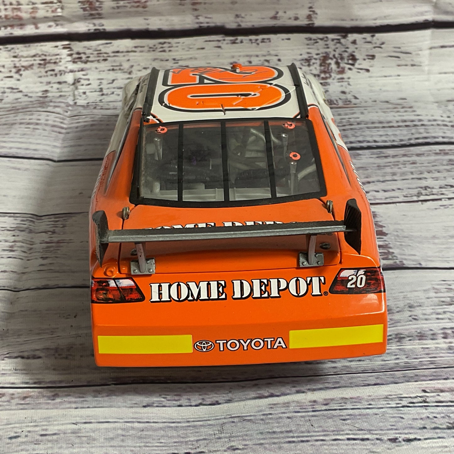 Signed 2009 JOEY LOGANO #20 The Home Depot New Hampshire 1:24 NASCAR Diecast