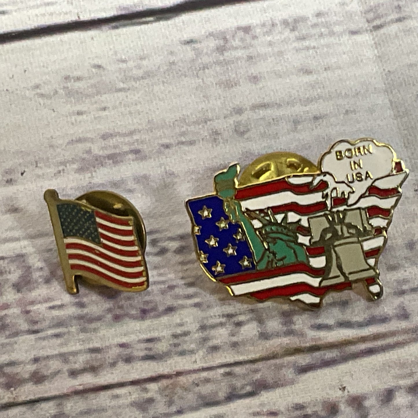 VINTAGE USA Lapel Pins- Set of 2