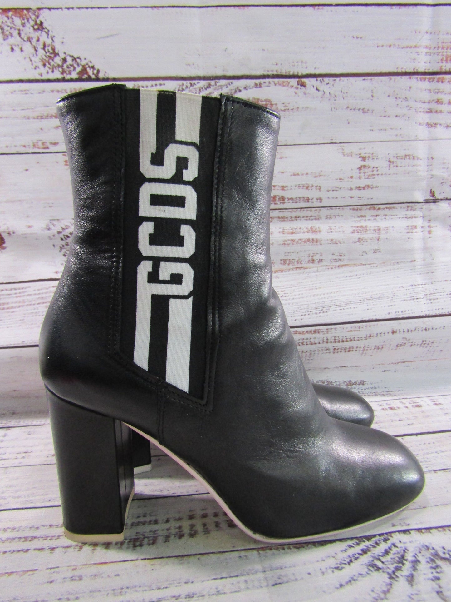 GCDS Women's Black Leather Chelsea Boots Size 8 Made in Italy
