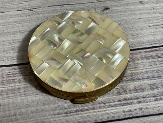 VTG. WIESNER OF MIAMI Trickettes Mother of Pearl Powder Mirror Compact