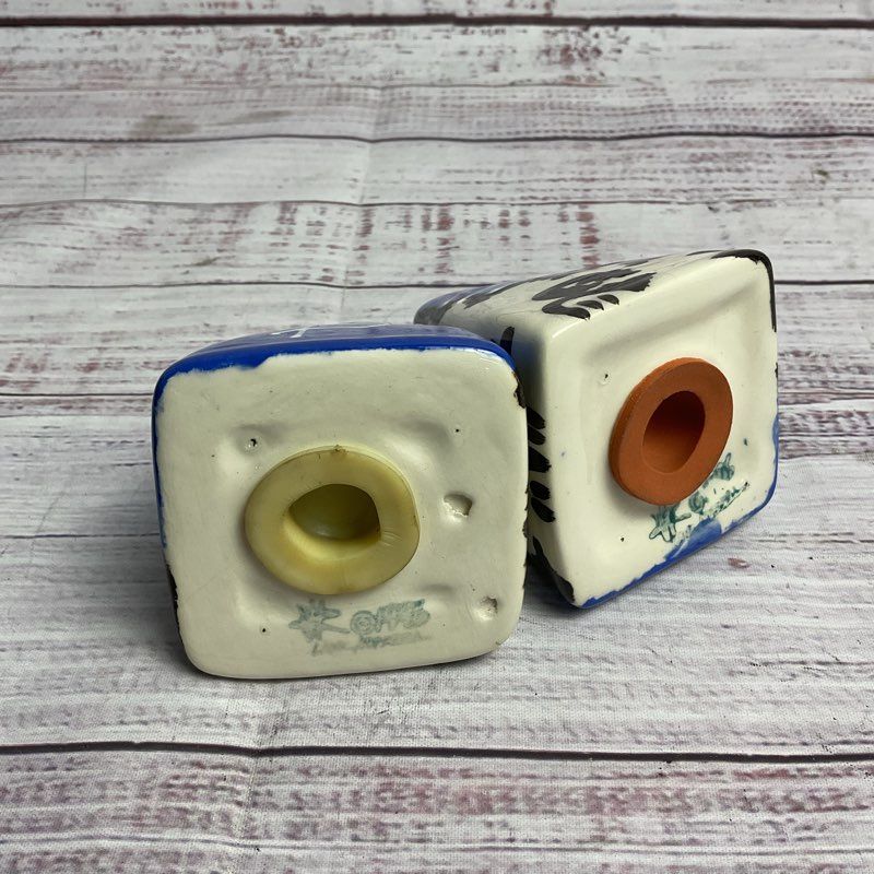 VTG. 1996 Handmade Blue Triangle Cat Salt & Pepper Shakers Signed Studio Pottery