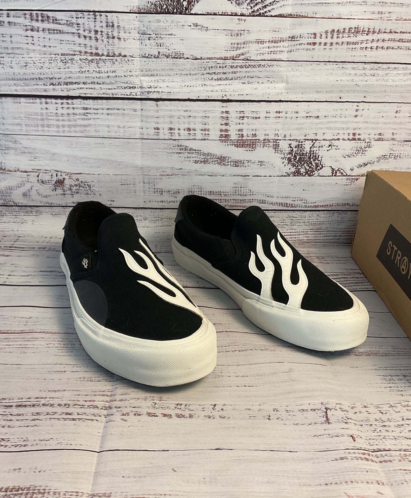 NWB Straye Ventura XR Black/cream Sneakers Size 12