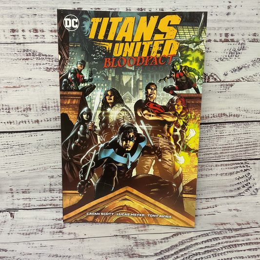 DC Comics Titans United: Bloodpact Graphic Novel by Scott, Cavan