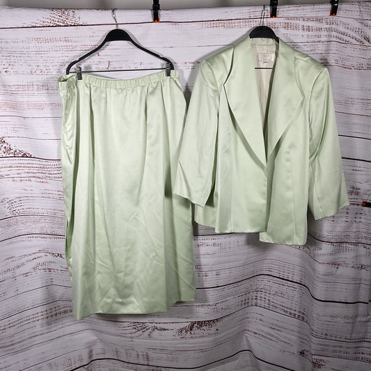 VIE by Victoria Royal Light Green Satin Blazer and Skirt Set Suit - Size 22