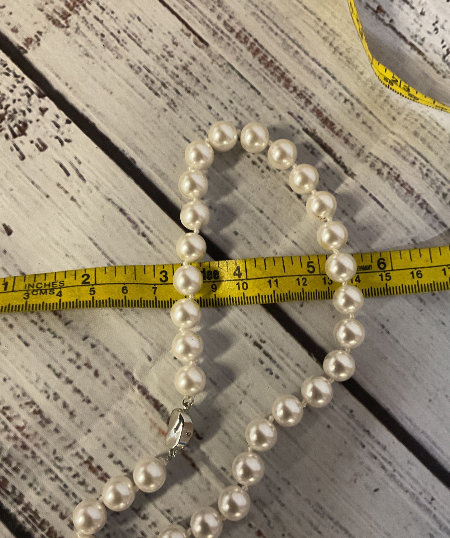 Faux Pearl Silver Clasp Vintage Necklace 17"