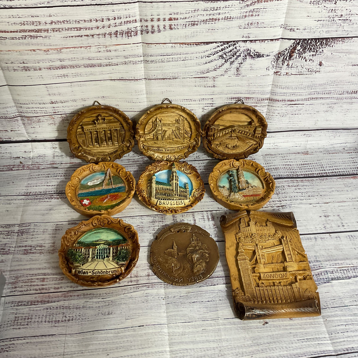 VTG/ANTIQUE Mini Souvenir Wood Carved 3-D Europe Cities Hanging Plates- 3.75"