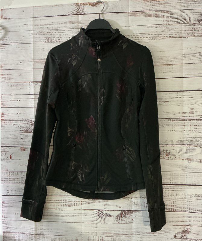 Women's Lululemon Black Floral Jacket Size XS