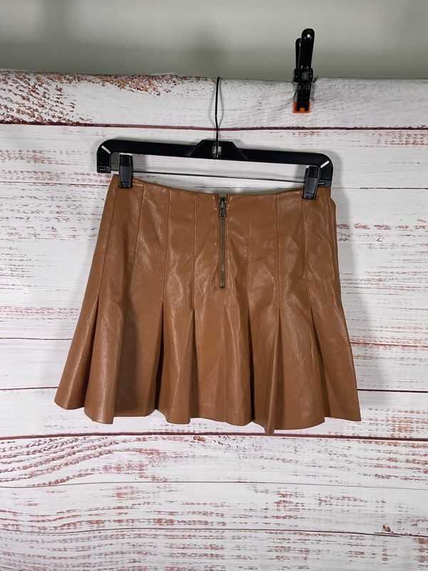 Alice + Olivia Carter Faux Leather Brown Pleated Mini Skirt Size 0 Women's